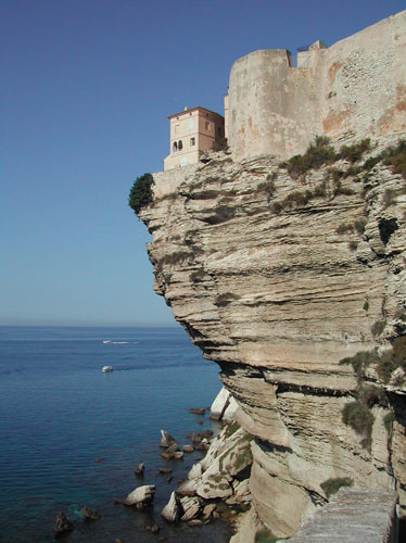 38  ) BONIFACIO