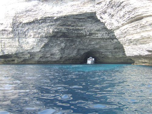 40 ) BONIFACIO