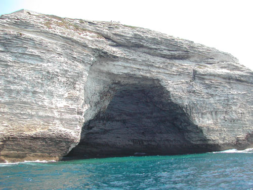44 ) BONIFACIO